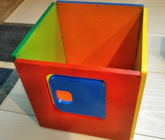 ピタ② - 自宅で遊べる知育玩具「ピタゴラスBASICひらめきのプレート」を紹介